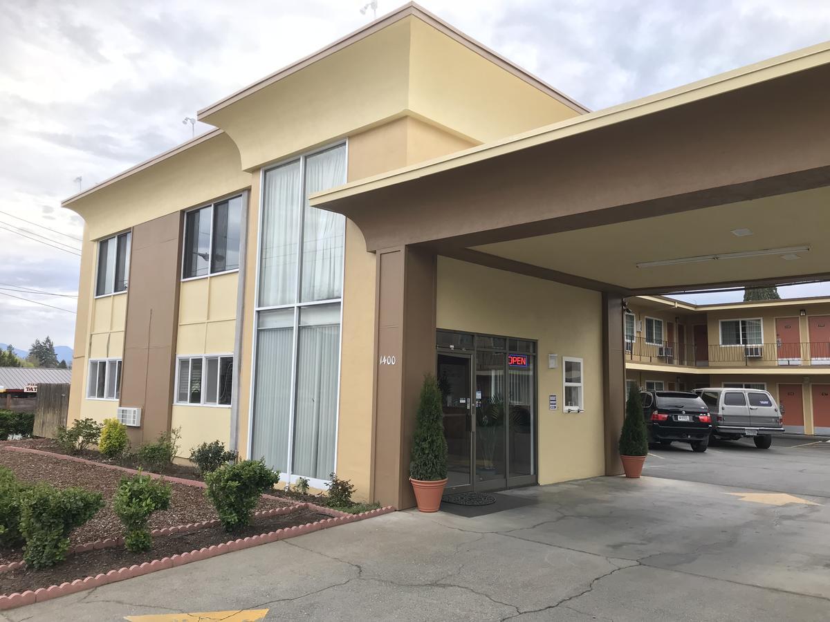 Sunset Inn Grants Pass Bagian luar foto