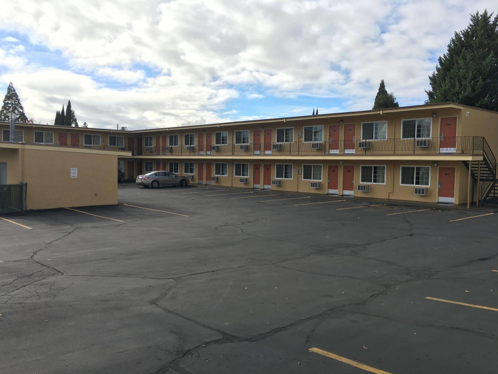 Sunset Inn Grants Pass Bagian luar foto